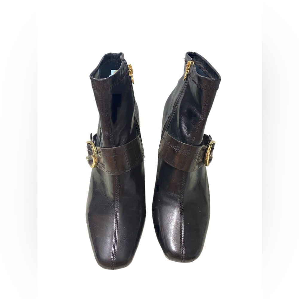 Etienne Aigner Brown boots. Size 8 1/2